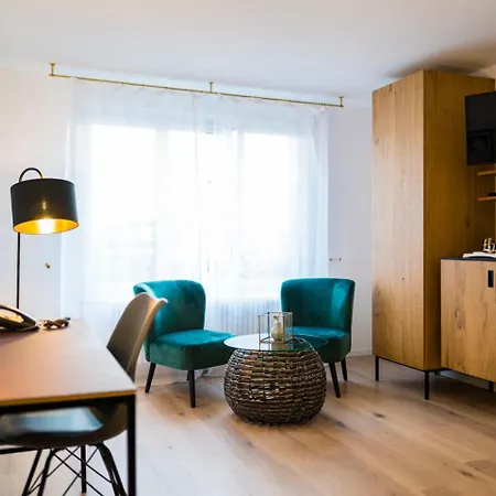 Kleines Huesli Der Krone *