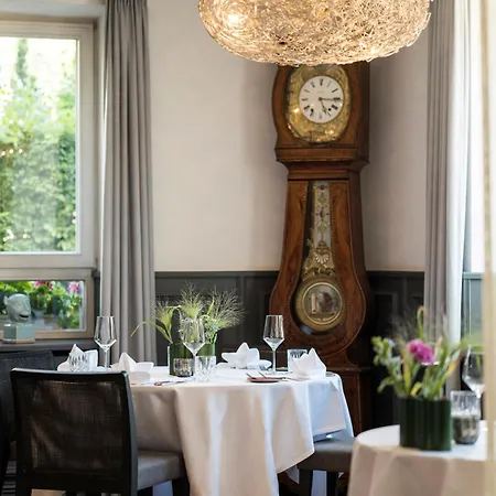 Kleines Huesli Der Krone *